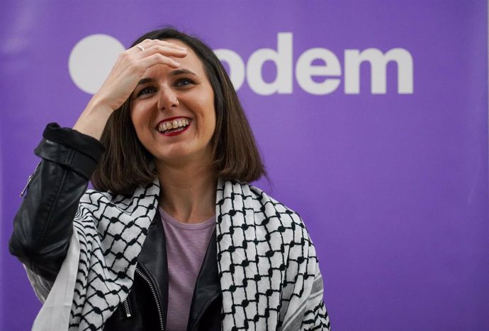 La secretaria general de Podemos, Ione Belarra, durante la clausura del encuentro ‘Camí a Europa’, en La Rambleta, València.