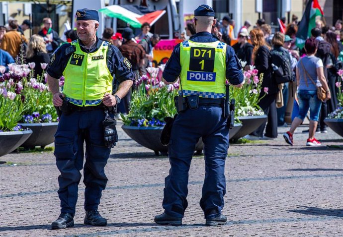 Policía en Malmoe durante una manifestacion propalestina por Eurovisión