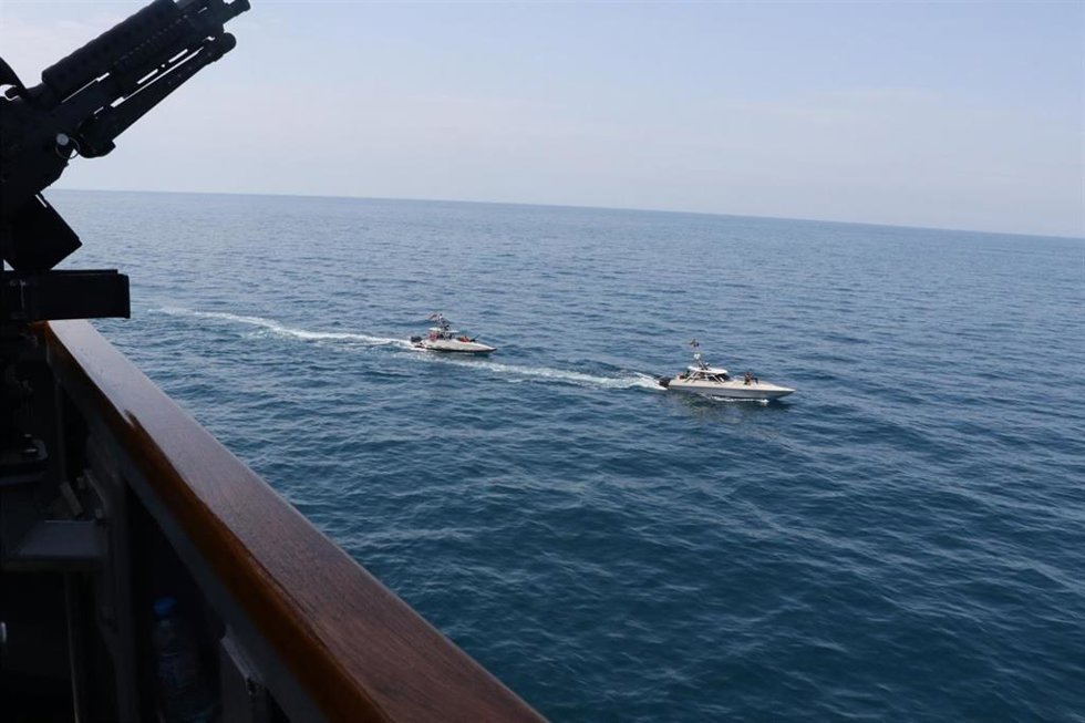 Archivo - Embarcaciones armadas iraníes hostigan a navíos estadounidenses.