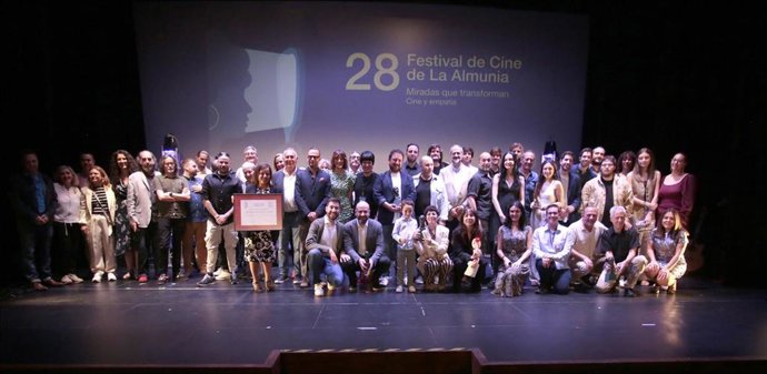 Foto de familia en la gala de clausura de Fescila.