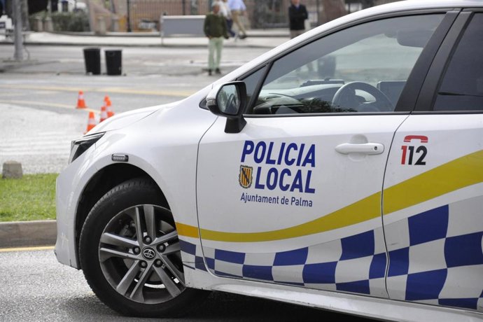 Vehículo de la Policía Local de Palma. Recurso. Archivo.