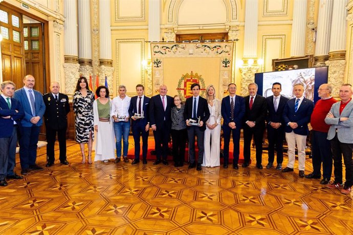 El Ayuntamiento de Valladolid ha entregado en un acto en la Casa Consistorial los Trofeos Taurinos San Pedro Regalado