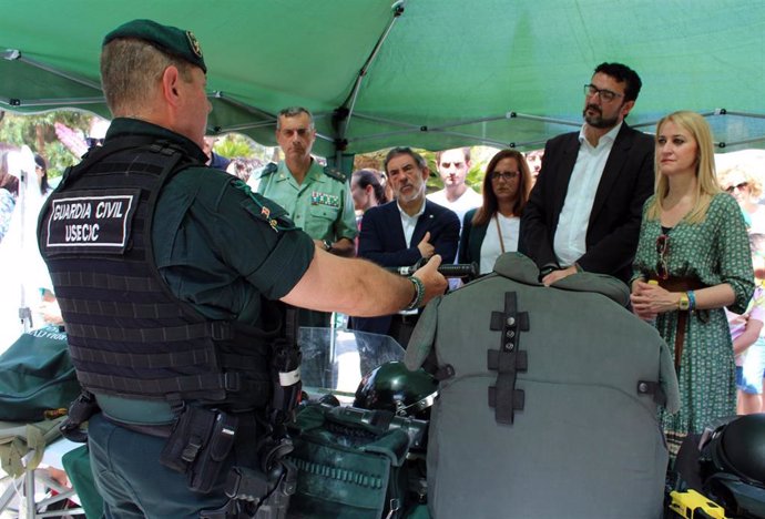 La Guardia Civil expone sus recursos humanos y técnicos en Murcia por el 180º aniversario de su fundación