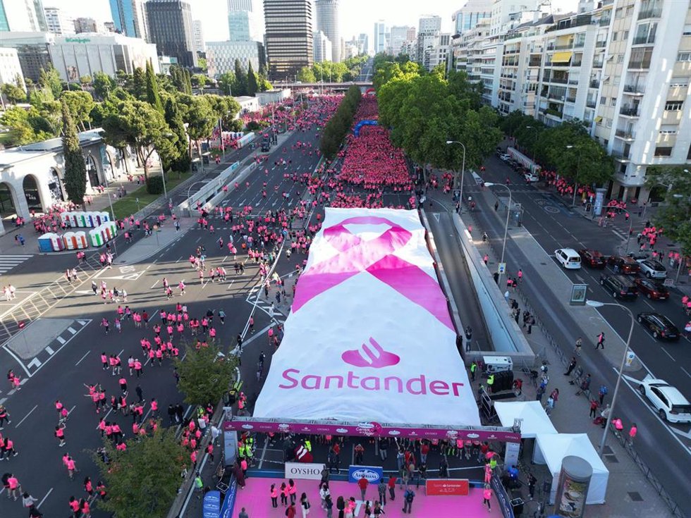 La Carrera de la Mujer Central Lechera Asturiana de Madrid reúne a 35.000 participantes en su 20 aniversario