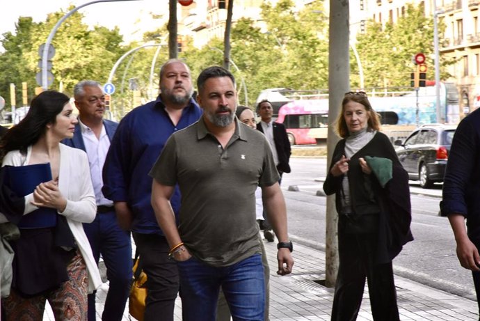 El presidente de Vox, Santiago Abascal, llega al hotel Avenida Palace de Barcelona