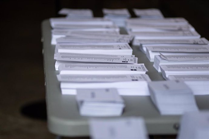 Papeletas electorales en la Universitat de Barcelona, a 12 de mayo de 2024, en Barcelona, Catalunya (España).