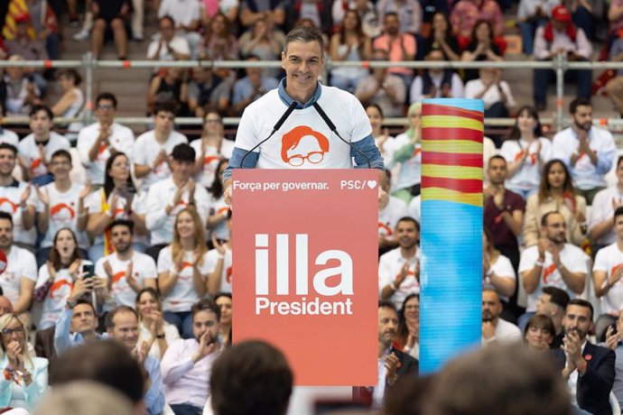 El presidente del Gobierno Pedro Sánchez interviene durante un mitin del PSC
