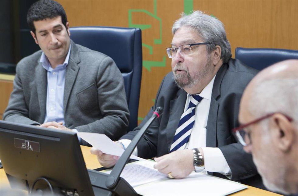 Archivo - La Comisión de Trabajo y Justicia del Parlamento Vasco ha acogido este miércoles la comparecencia del ararteko, manuel lezertua