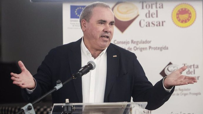 El presidente de la D.O.P Torta del Casar, Ángel Pacheco