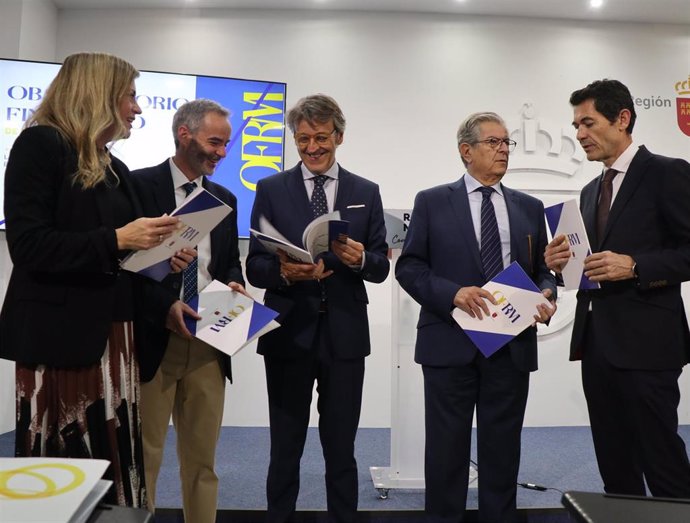 Un momento de la presentación de la sexta edición del Observatorio Financiero de la Región de Murcia.