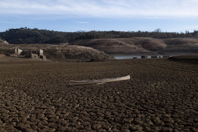 Imagen de archivo - Vista del pantano de Sau, a 22 de enero de 2024, en Barcelona, Catalunya (España).