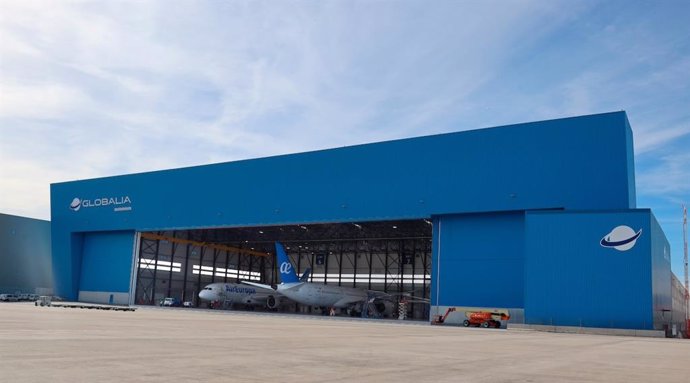 El nuevo hangar de Globalia Mantenimiento en Madrid recibe su primer avión de Air Europa