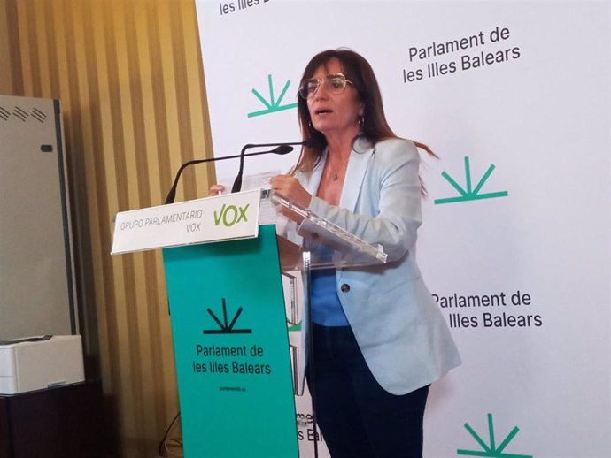 La portavoz de Vox en el Parlament, Manuela Cañadas.