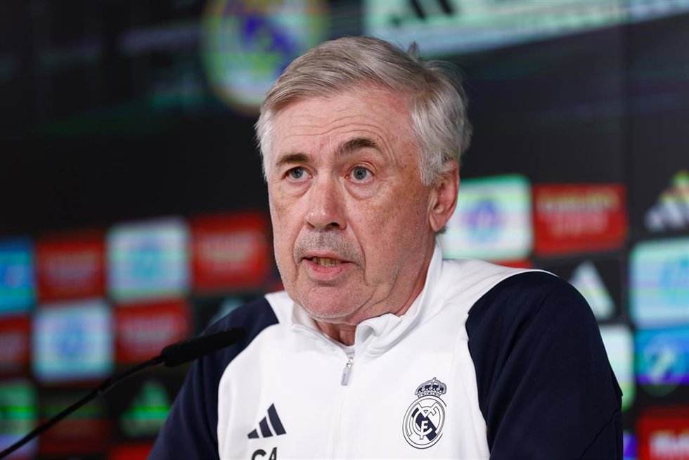 Archivo - El entrenador del Real Madrid, Carlo Ancelotti, en rueda de prensa.