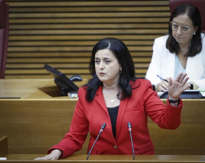 Archivo - Arxiu - La portaveu de Sanitat del PPCV a Les Corts Valencianes, Nieves Martínez