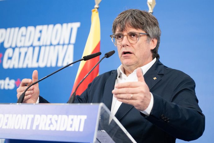 El candidat de Junts a la Generalitat de Catalunya, Carles Puigdemont, durant una roda de premsa per a valorar els resultats de les eleccions catalanes, a 13 de maig de 2024, a Argels.