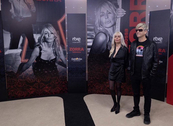 El grup Nebulossa posa durant una trobada informativa després del seu pas per Eurovisió, a Torrespaña, a 13 de maig de 2024, a Madrid (Espanya).