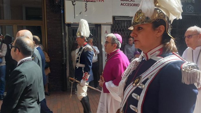 El arzobispo de Valladolid, Luis Argüello, durante la procesión en honor a San Pedro Regalado.