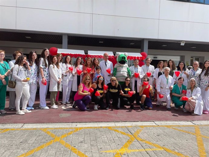 Foto de Familia del Día del Niño Hospitalizado en el Hospital Reina Sofía de Córdoba.