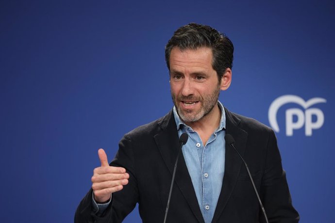 El portavoz del Partido Popular, Borja Sémper, durante una rueda de prensa posterior a la reunión del Comité de Dirección del Partido Popular, en la sede del PP, a 13 de mayo de 2024, en Madrid (España). Con casi el 100% de los votos escrutados, el PP ha 