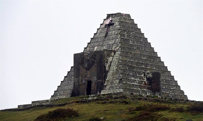 Archivo - Exterior de la Pirámide de los Italianos, en el Puerto del Escudo, a 29 de febrero de 2024, en Burgos