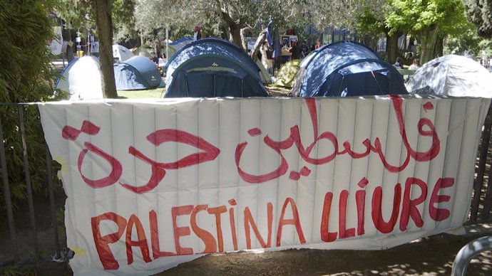 Estudiantes de la Universitat de València acampan en apoyo al pueblo palestino