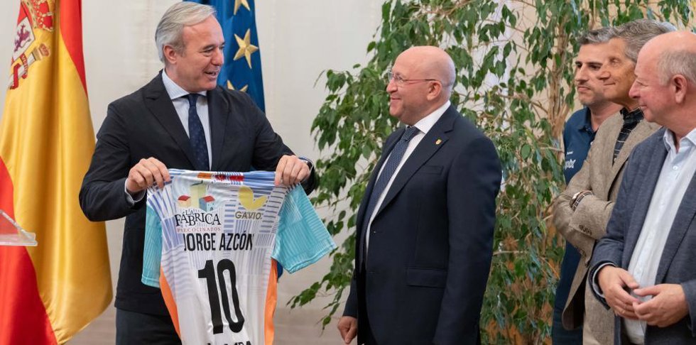 El presidente del Gobierno de Aragón, Jorge Azcón, en la recepción del Wanapix Sala 10.
