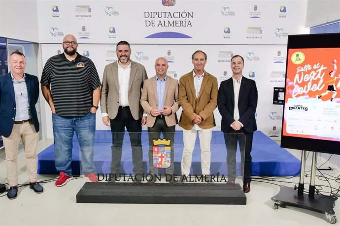 Presentación del campus de baloncesto 'Gigantes'.