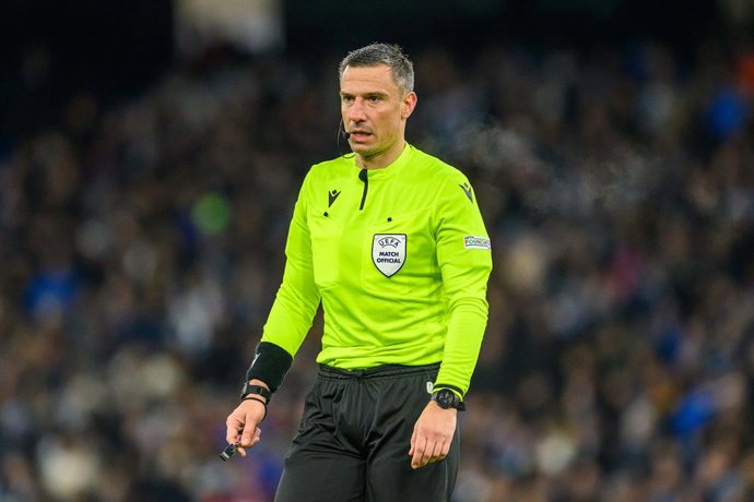 Archivo - Referee Slavko Vincic (SVN) during the UEFA Champions League, Round of 16, 2nd leg football match between Manchester City and RB Leipzig on 14 March 2023 at the Etihad Stadium in Manchester, England - Photo Malcolm Mackenzie / ProSportsImages 