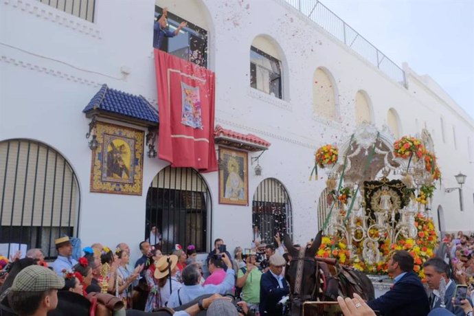 Salida de la Hermandad del Rocío de Ayamonte (Huelva).