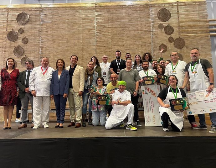 El restaurante Tabick de Llombai gana el V Concurso Nacional de Coca Tradicional y Creativa 'Ciutat d'Oliva'