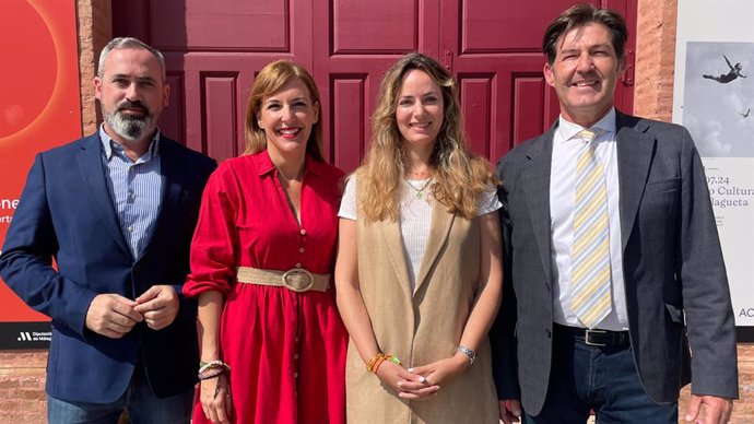 La diputada nacional de Vox por Málaga Patricia Rueda, junto con la concejala del Ayuntamiento de Málaga capital Yolanda Gómez, el diputado provincial Antonio Luna y el portavoz de la formación en el Consistorio, Antonio Alcázar.