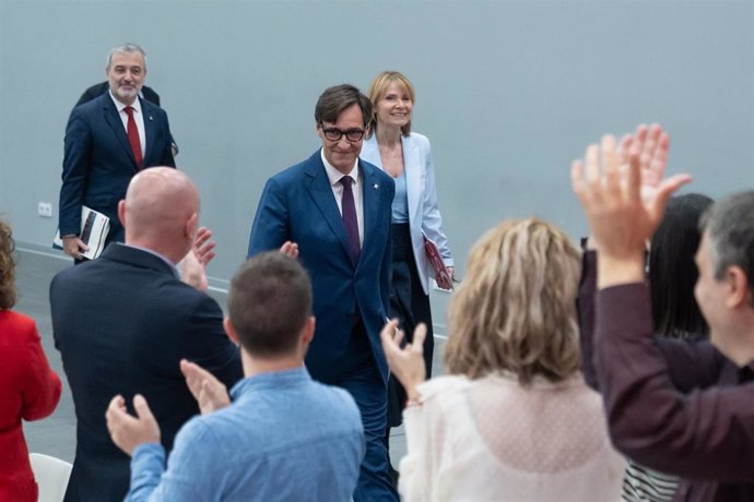 El líder del PSC y candidato a la Presidencia de la Generalitat, Salvador Illa, a su llegada a una reunión de la Ejecutiva del PSC, a 13 de mayo de 2024, en Barcelona, Catalunya (España).