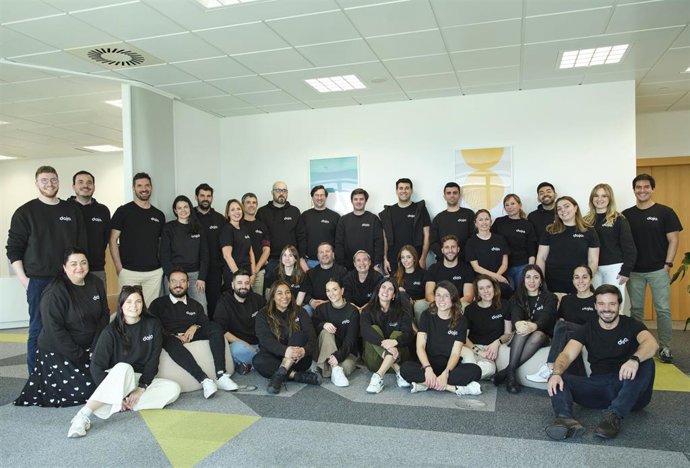 Equipo de Dojo en España durante el acto de lanzamiento en las oficinas de Madrid