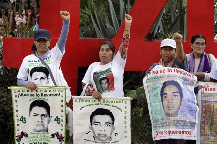 Archivo - March 26, 2024, Mexico City, Mexico: Relatives of the Ayotzinapa victims  take part during a demonstration to demand justice for the disappearance of the 43 students of the rural school of Ayotzinapa Isidro Burgos after 9 years and 6 months. on 