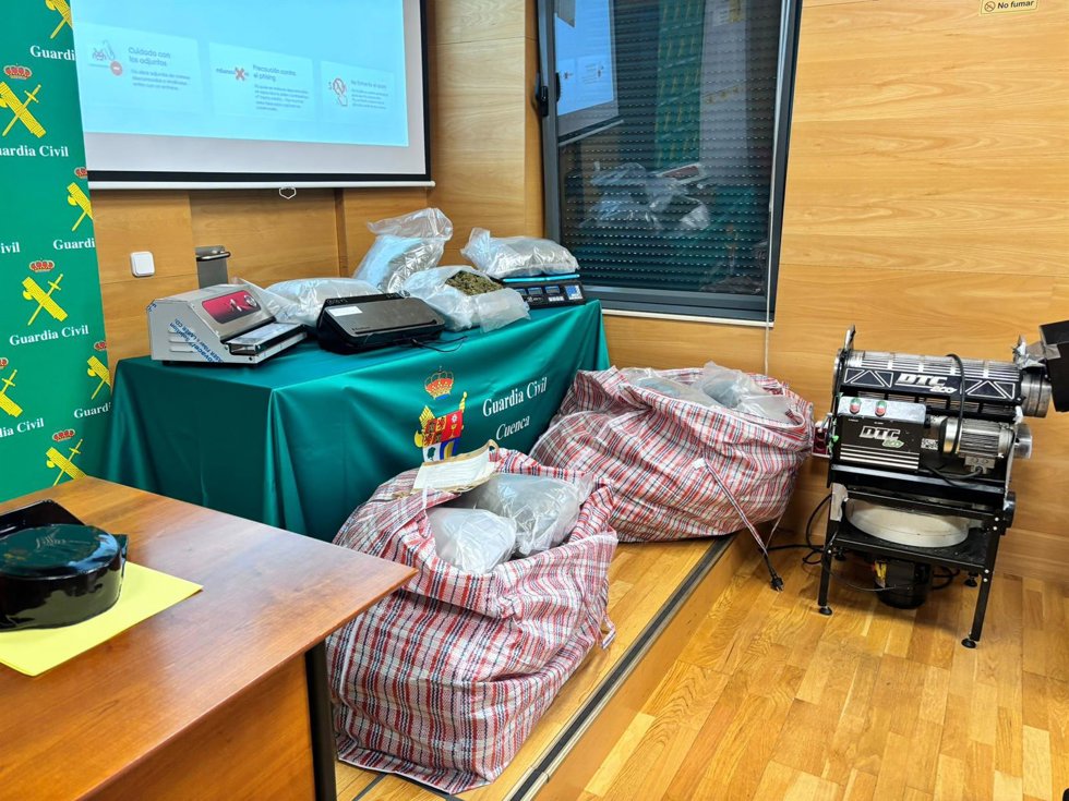 Objetos aprehendidos por la Guardia Civil en la operación 'Aparcero'.