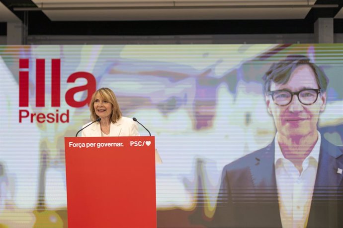 La viceprimera secretaria y directora de campaña del PSC, Lluïsa Moret, ofrece una rueda de prensa a su llegada al seguimiento de la jornada electoral de elecciones autonómicas de Cataluña, en la sede del PSC, a 12 de mayo de 2024, en Barcelona, Catalunya