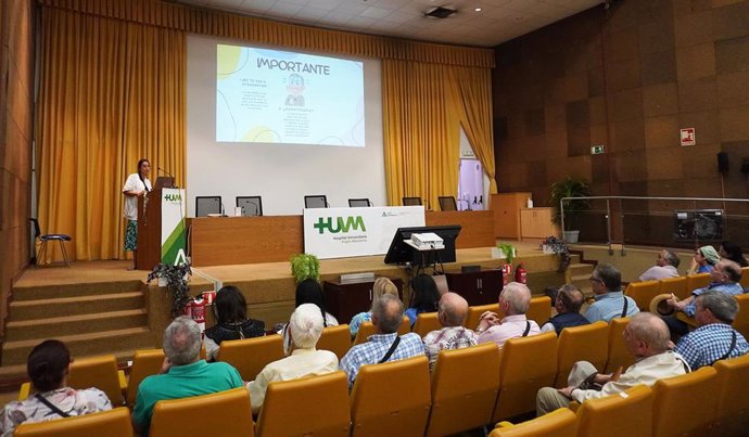 Jornada de usuarios con estomas respiratorios celebrada en el Aula Magna del Hospital Macarena.