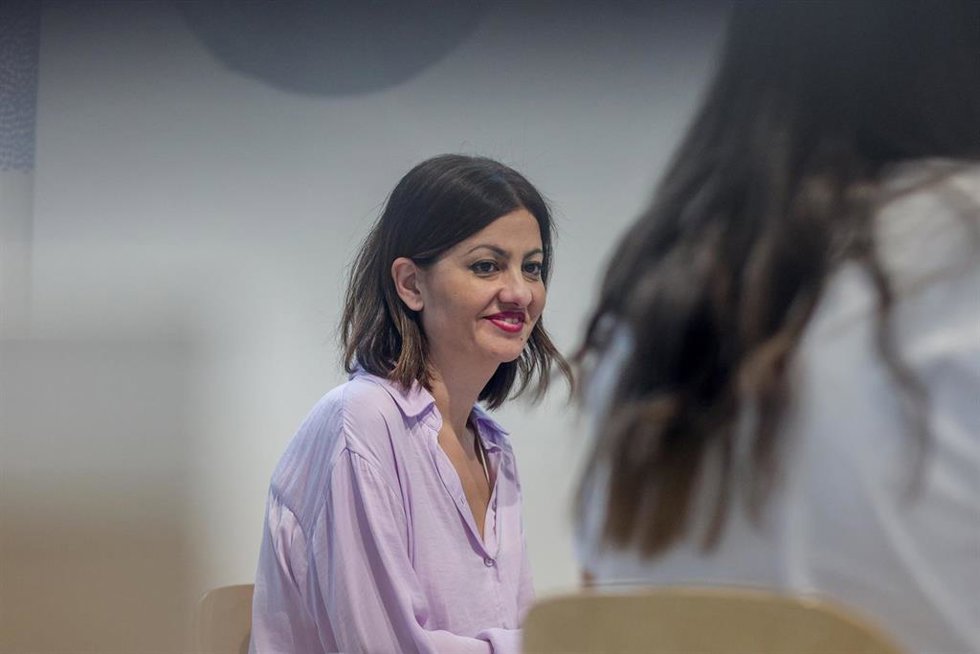La ministra de Juventud e Infancia, Sira Rego, durante el acto de presentación del Manifiesto por el Bienestar del think-tank Ideas en Guerra, en el Espacio Ecooo, a 8 de mayo de 2024, en Madrid (España).