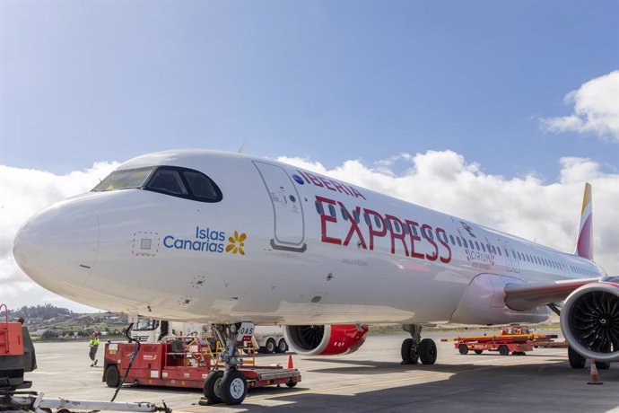 Archivo - Avión de Iberia Express.