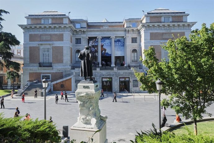 Archivo - Entrada del Museo Nacional del Prado