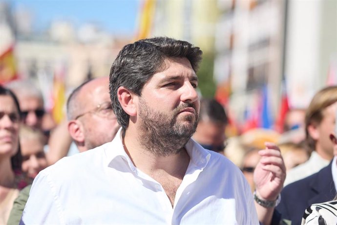 Archivo - El presidente de la Región de Murcia, Fernando López Miras, durante la manifestación organizada por el PP, en la plaza de Felipe II, a 24 de septiembre de 2023, en Madrid (España). 