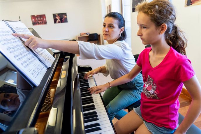 Jóvenes músicos santanderinos podrán recibir clases magistrales de la Fundación Albéniz en el Ataúlfo Argenta