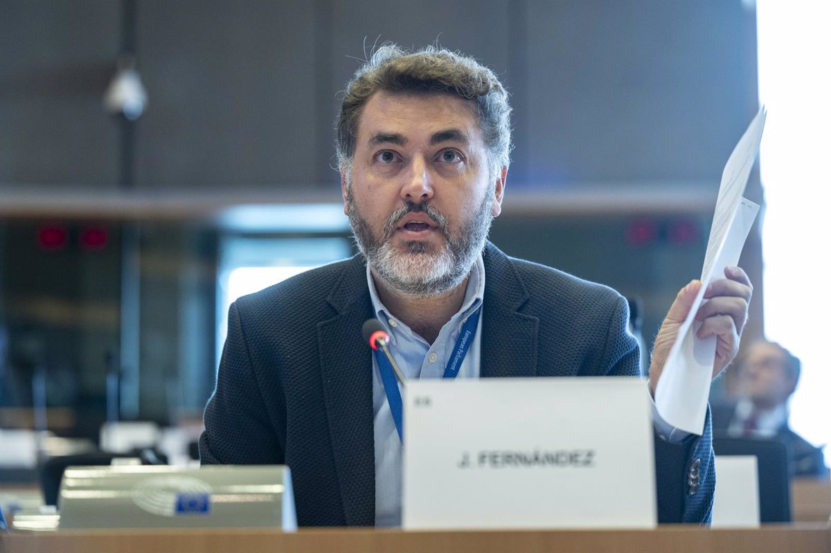 Jonás Fernández pide a la Comisión Europea y a la dirección de Saint Gobain que se mantenga abierta la planta de Avilés