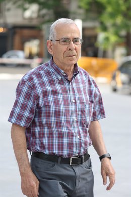 El jubilado burgalés Pompeyo González a su llegada a la Audiencia Nacional, a 13 de mayo de 2024, en Madrid (España). 