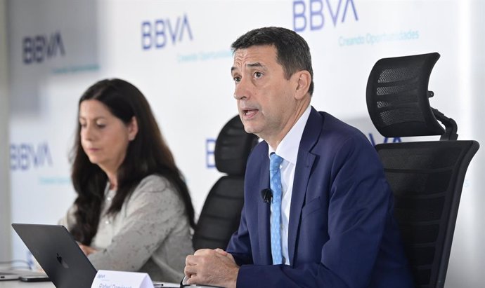 El responsable d'anàlisi econòmica de BBVA Research, Rafael Doménech, presenta l'informe sobre la situació econòmica de la Comunitat Valenciana