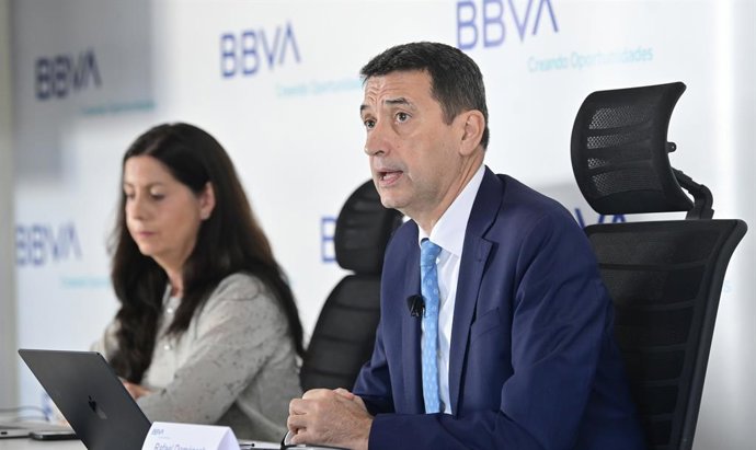 El responsable d'anlisi econmica de BBVA Research, Rafael Doménech, presenta l'informe sobre la situació econmica de la Comunitat Valenciana