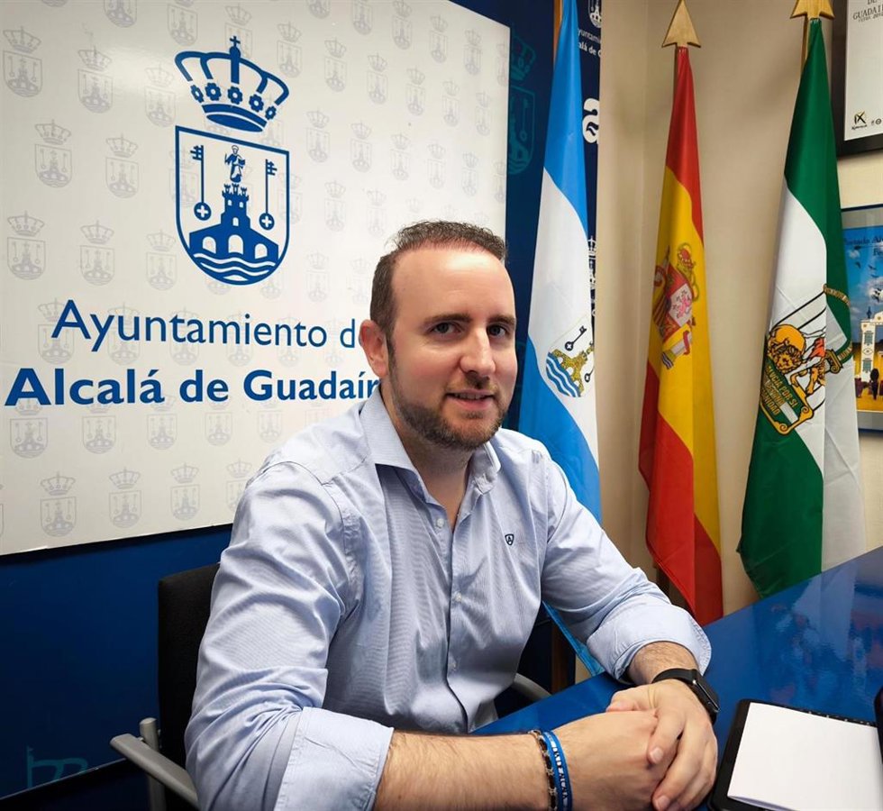 El delegado municipal de Hábitat Urbano, David Delegado, ha dicho que las mejoras atienden a las peticiones de los vecinos y vecinas de la urbanización.