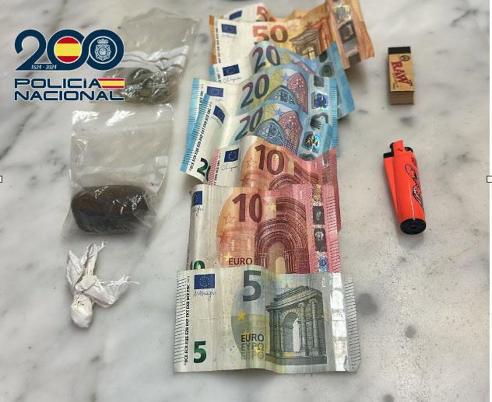 Droga y dinero incautado.