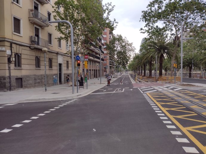 Completado el nuevo carril bici de la avenida Diagonal de Barcelona con el último tramo abierto